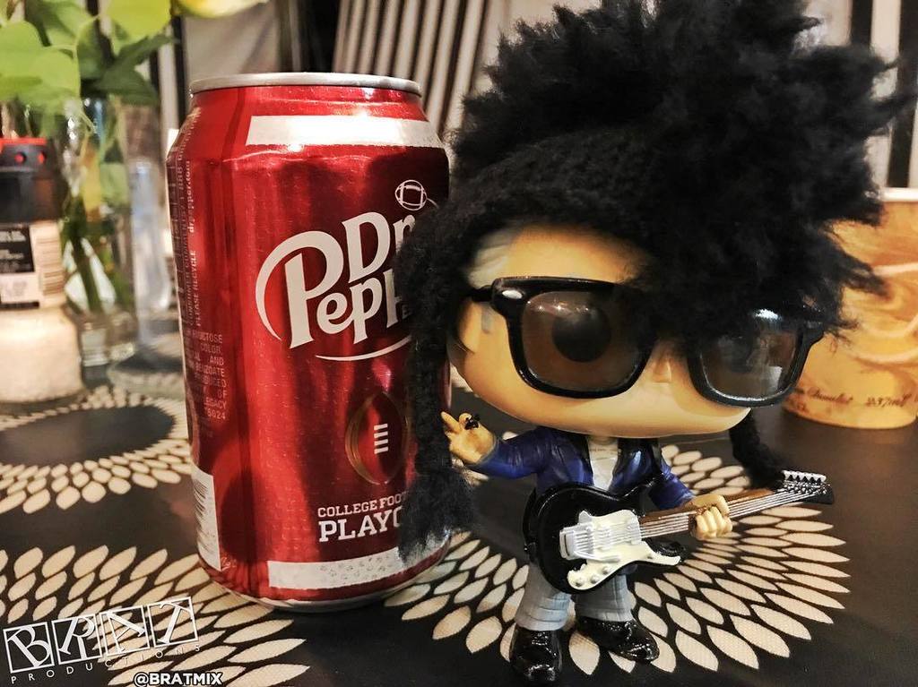 bratmix's tweet photo. Hanging with Martin backstage. 😇 #DepecheMode #HollywoodBowl Night 3 #FunkoPop (not real - I hacked it with @alyce_benevides) https://t.co/pPpg54NnUL