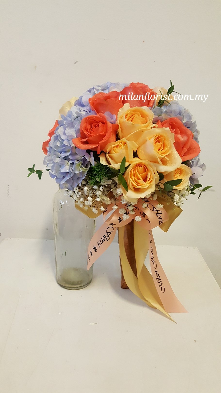 Milan Florist 手握祝福 掌握幸福 手花 注册手花 结婚手花 手捧花 蓝色绣球花 香槟玫瑰 满天星 简约 时尚 米兰花屋