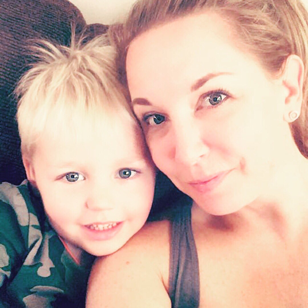 AdeleGambling's tweet photo. Family health is so important 🦋
The list of benefits is 👌Bridging the gap with our capsules means I don’t have to worry🙌
#bridgingthegap https://t.co/7VPAfxeOvm