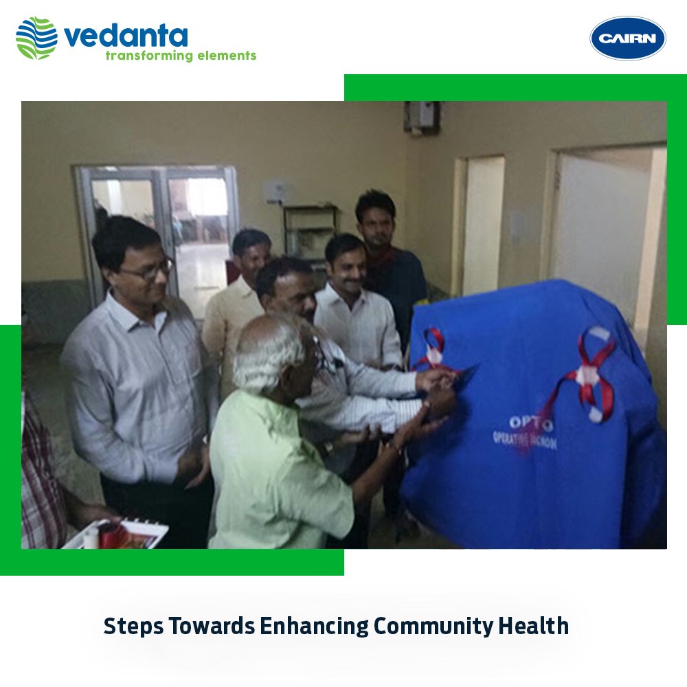 Cairn_Vedanta's tweet photo. We supported district Govt Hospital Barmer by providing doctors &amp; ‘TNT Operation Micro Scope’ which was appreciated by @PMOIndia #LifeAtThar https://t.co/GpUj6QxLPF