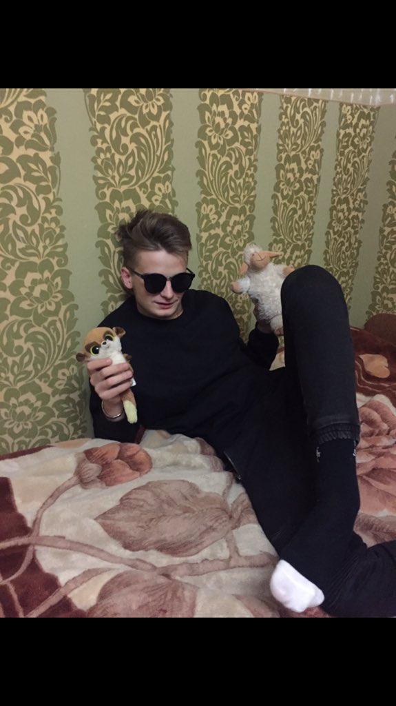 El_Maavrin's tweet photo. Каждый день как рок-н-ролл https://t.co/RKrrKiRaxn
