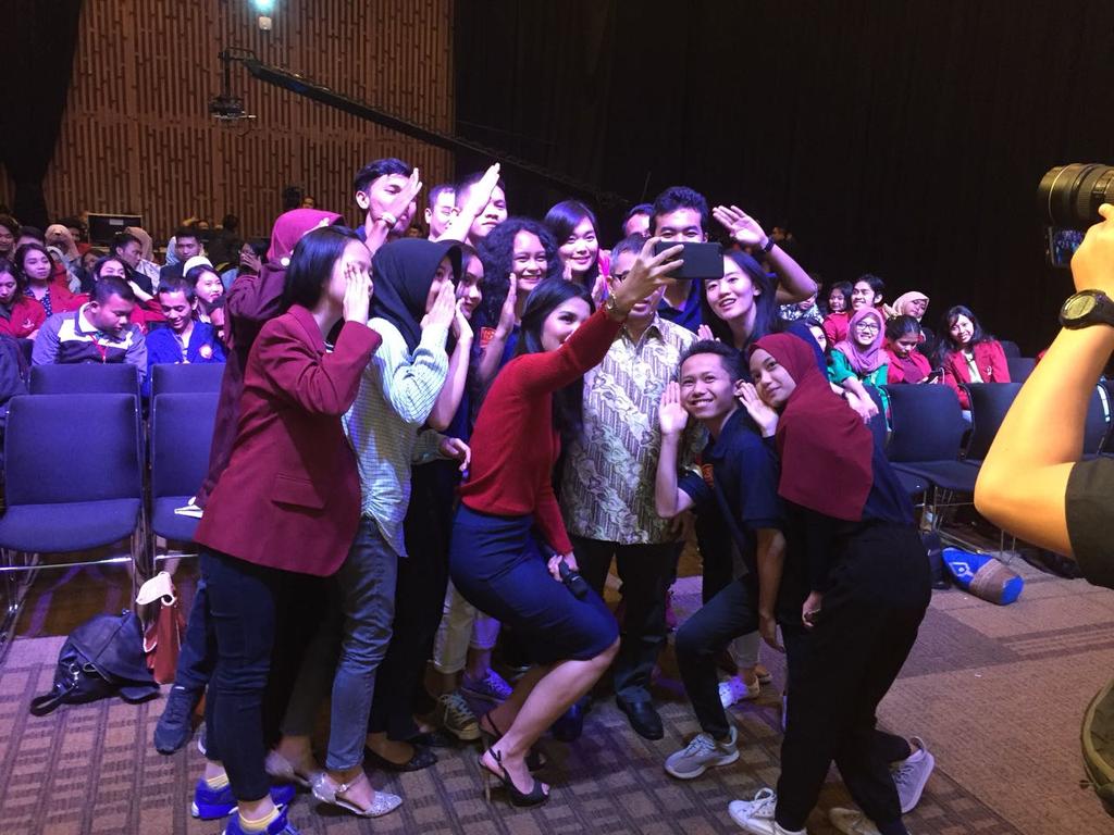 Wefie bersama narasumber #inspiratolip6  #campuscj6