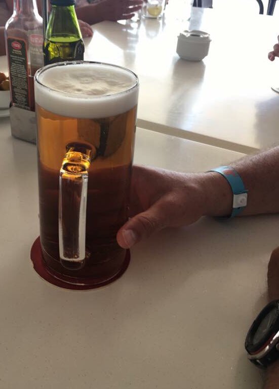 LaviniasSlave's tweet photo. Quick drink before the flight counting the days before I get to serve the beautiful @MsLavinia_B https://t.co/liFU9ZDIO6