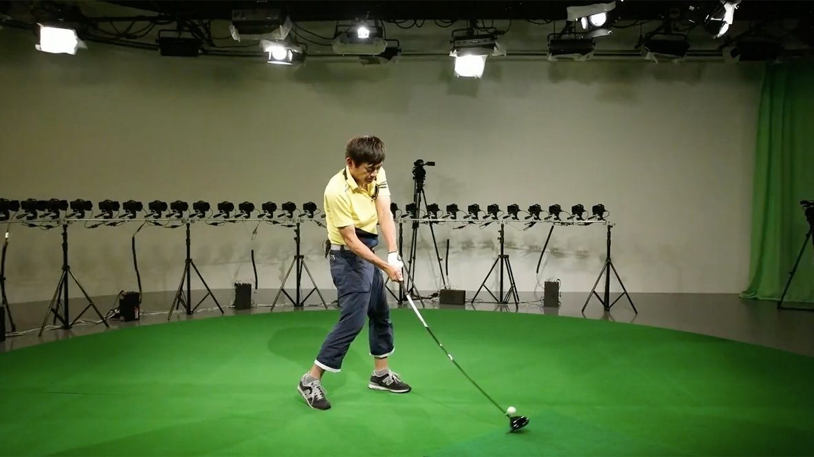 ゴルフネットワーク スイング360 360度全方位に設置されたカメラを使ってスイング動画を撮影 し それを内藤雄士プロコーチがスイング解析します 第1回放送には博多華丸さんが登場 最新技術による改善の結果はいかに T Co Q4zf3sjtp9