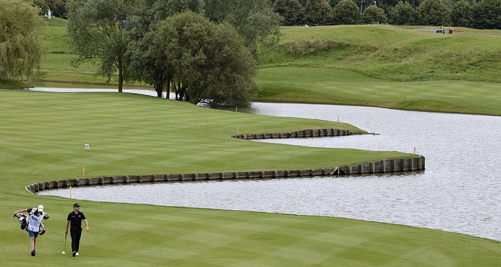 extraclub's tweet photo. Dans un an, le coup d’envoi de la #RyderCup sera donné en France. Tout ce qu’il faut savoir sur cette compétition - https://t.co/4Yu4w8ooFM https://t.co/74K6A0oBv4