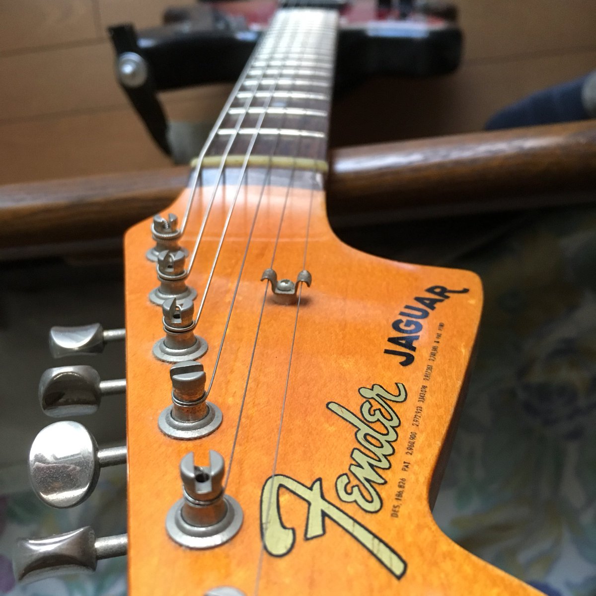 mabohiro's tweet photo. インスタで自分のレフティのジャガー（ジャパン）を自慢したらアメリカ人にオレも左利きだけどジャガーのレフティは存在するの？売ってるの？見たことないようなコメント貰った。しかし元々貴方の国のギターだから。しかもアメリカ人って左利き多いから沢山有るはず。 https://t.co/LByRstMbr1