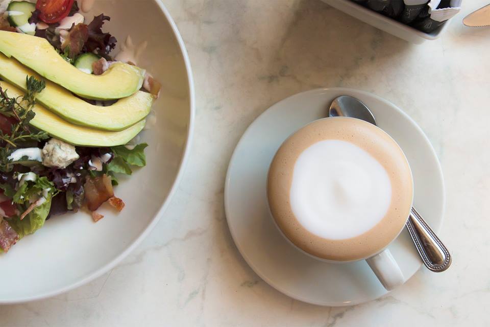Cape_Royale's tweet photo. With complimentary high-speed WIFI, lunch at Café Royal is simply always a treat. https://t.co/LxQYIBmDZY https://t.co/jl0YIIpLt7