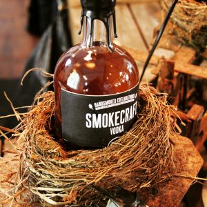 Shmckr_'s tweet photo. #Smokecraft #Vodka: geräucherter Edelholzvodka aus #BERLIN
https://t.co/TKhnoSLgMr https://t.co/ENbNGt0QY4