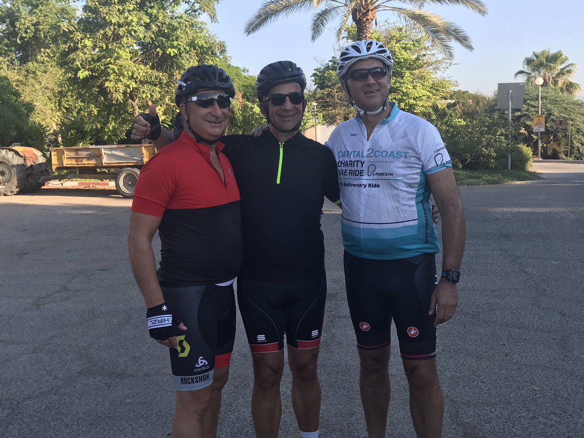 clive kahn tweet media