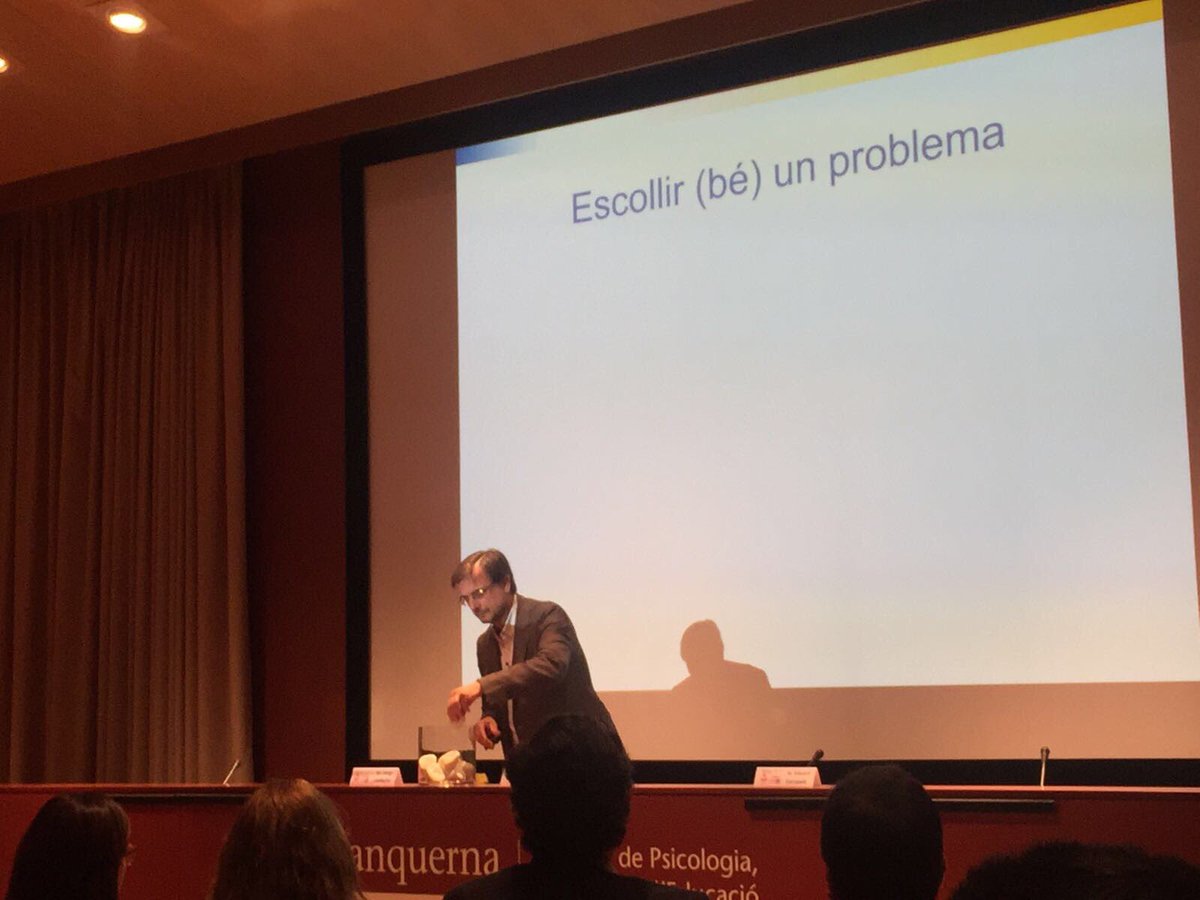 carolinata1's tweet photo. Interessant ponència "Reflexions sobre l'ofici d'investigador" a càrrec del Dr. Santi Nonell. #FPCEEBlanquerna @BlanquernaFPCEE https://t.co/1KVZpbiQk6