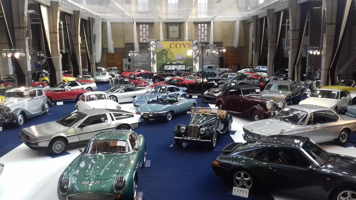 The_RHH's tweet photo. Spectacular @coys1919 #classiccars auction in our #lawrencehall this week #bestofbritish # London #londonvenue #cars https://t.co/JhA41G5FgO