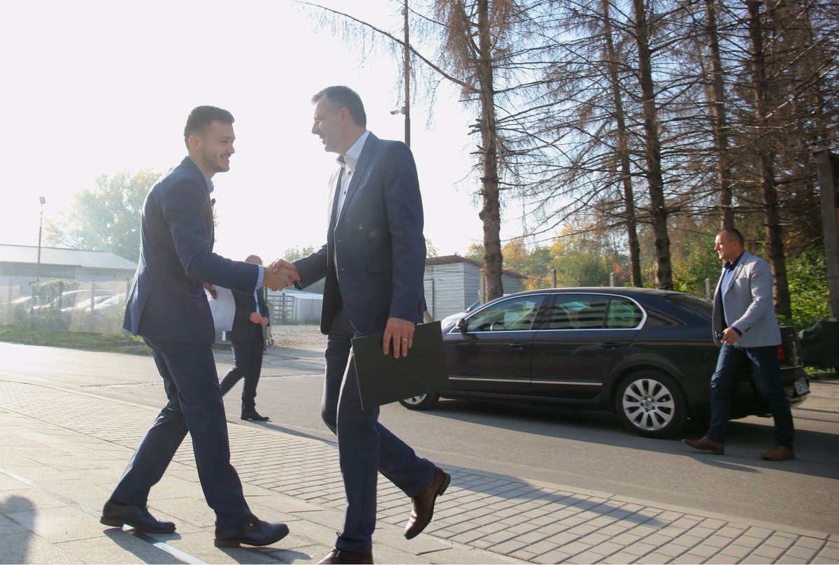 LanacoCompany's tweet photo. Danas nas je posjetio i gradonačelnik grada Banja Luke, @RadojicicIgorMr #lanacocompany #techhosted #banjaluka https://t.co/MRf0NPlRen