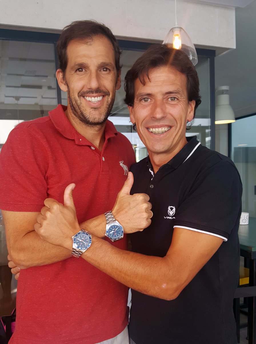 Disfrutando de su reloj oficial del #padel <a href="/JuanMartin_Diaz/">Juan Martín Díaz</a>, 13 años nº1 y <a href="/Jon_G_Arino/">Jon García-Ariño</a> Seleccionador Absoluto Masculino