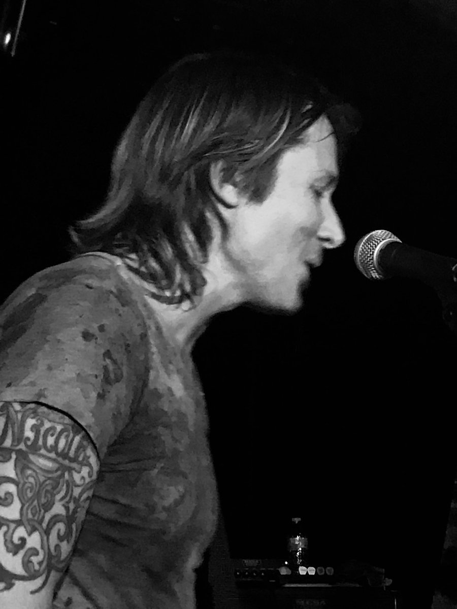 dgm2's tweet photo. Thank you @KeithUrban for a freaking 2hr concert 2 feet from my face. You singing the end of #BreakOnMe to me💗then giving my arm a hug 💞 https://t.co/DMABNtT2P8