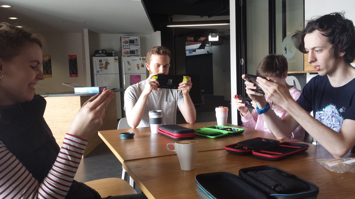 NexTVGame's tweet photo. Strengthening the team's communication skills one #salmonrun 🐻🐟 at a time #NintendoSwitch #TeammateTuesday https://t.co/QwjX0KSVCa