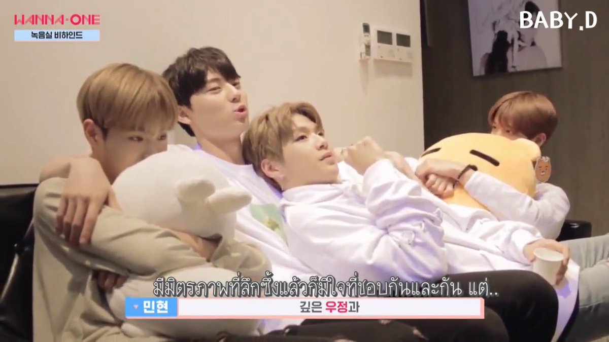 meawchaporn's tweet photo. พี่มินฮยอนเคยชงให้รอบก่อนว่า #จินฮวี เหมือนคู่รักที่เล่นแง่กัน มีมิตรภาพลึกซึ้งมีใจชอบกันและกัน หยอกไปแล้วเล่นตัว /ชงเก่งจน ชป.ตกงานแล้วอ่ะ😂 https://t.co/5hZjpraOjY