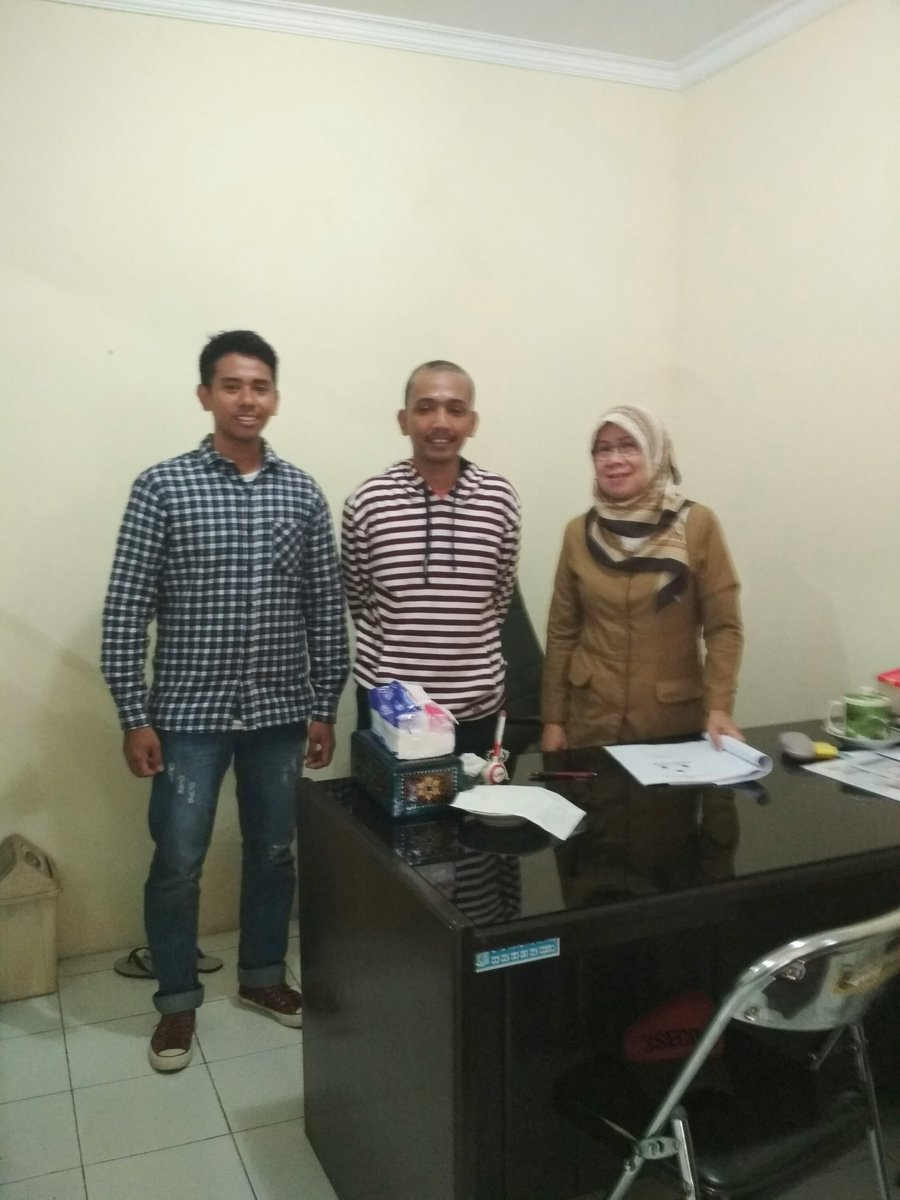 AKSI_NTB's tweet photo. Kegiatan pagi tadi🙏
Bersama ibu kepala bidang rehsos dinas sosial kota mataram.. 
@AKSI_NTB 
#dinassosial 
#aksintb 
#langkahdemilangkah https://t.co/cNBNJDO8G8