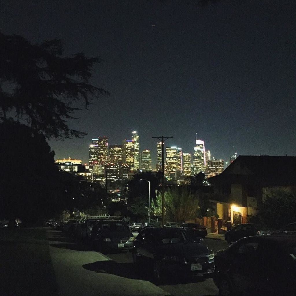 andrescruz's tweet photo. Getting high to get over feeling low.
#RunTherapy #MRCLA #RunLA #RunYourCity #DTLA https://t.co/aAPlelfy1g