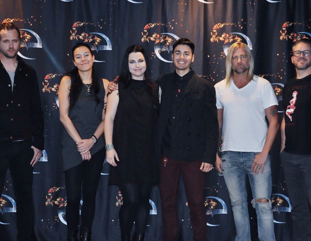 Clucks&Fries 🍗🍟 tweet media