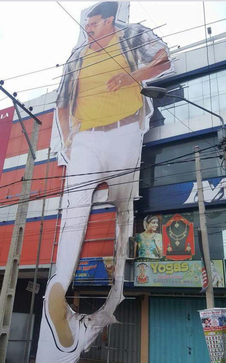 ThalaAravint's tweet photo. இலங்கை தளபதி கோட்டை டா.
கிழிச்சு தொங்க விட்டானுகள் ல ..
1-வவுனியா
2- யாழ்ப்பாணம் 
3- யாழ்ப்பாணம்.. https://t.co/mv4Us14aUy
