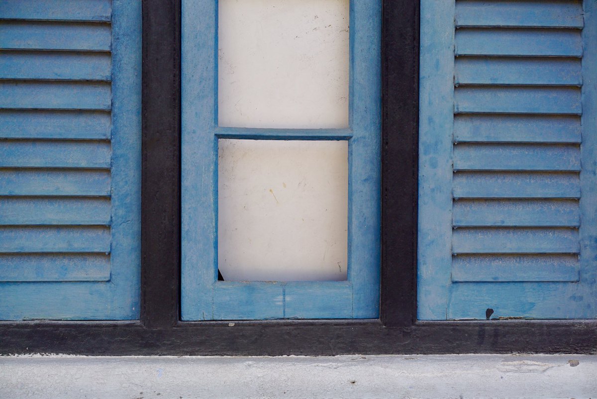 sat_rod's tweet photo. Shutters and window on side street house in Galle Fort. SonyA7S. #SonyA7S #GalleFort #srilanka #shutters #bluewindows #lka #heritagecity https://t.co/uGxUnj7eNX