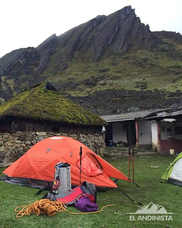 EAndinista's tweet photo. Refugio El Salto 3900 metros más cerca de las estrellas,en el majestuoso #páramo de #Almorzadero hogar del #CóndorAndino en  #GarciaRovira 💚 https://t.co/VEYc08G3C3