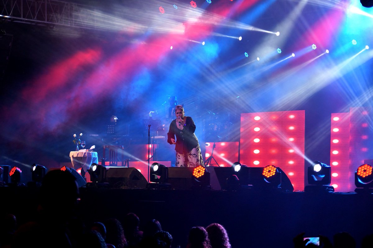 DarshanMx's tweet photo. ¡ Memorable presentación de @lupitadalessio en su concierto en el @ExpoForumHillo en Hermosillo ! 
Álbum de Fotos ► https://t.co/UhlyNvbaag https://t.co/NeTWAdVCJn
