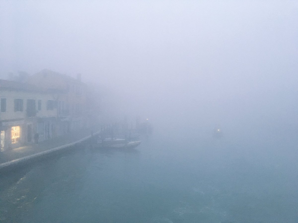chiarazaniol's tweet photo. Stamattina peggio che peggio, vaporetto dove sei? #bruttesorprese #caigo https://t.co/WDwwW99mW3