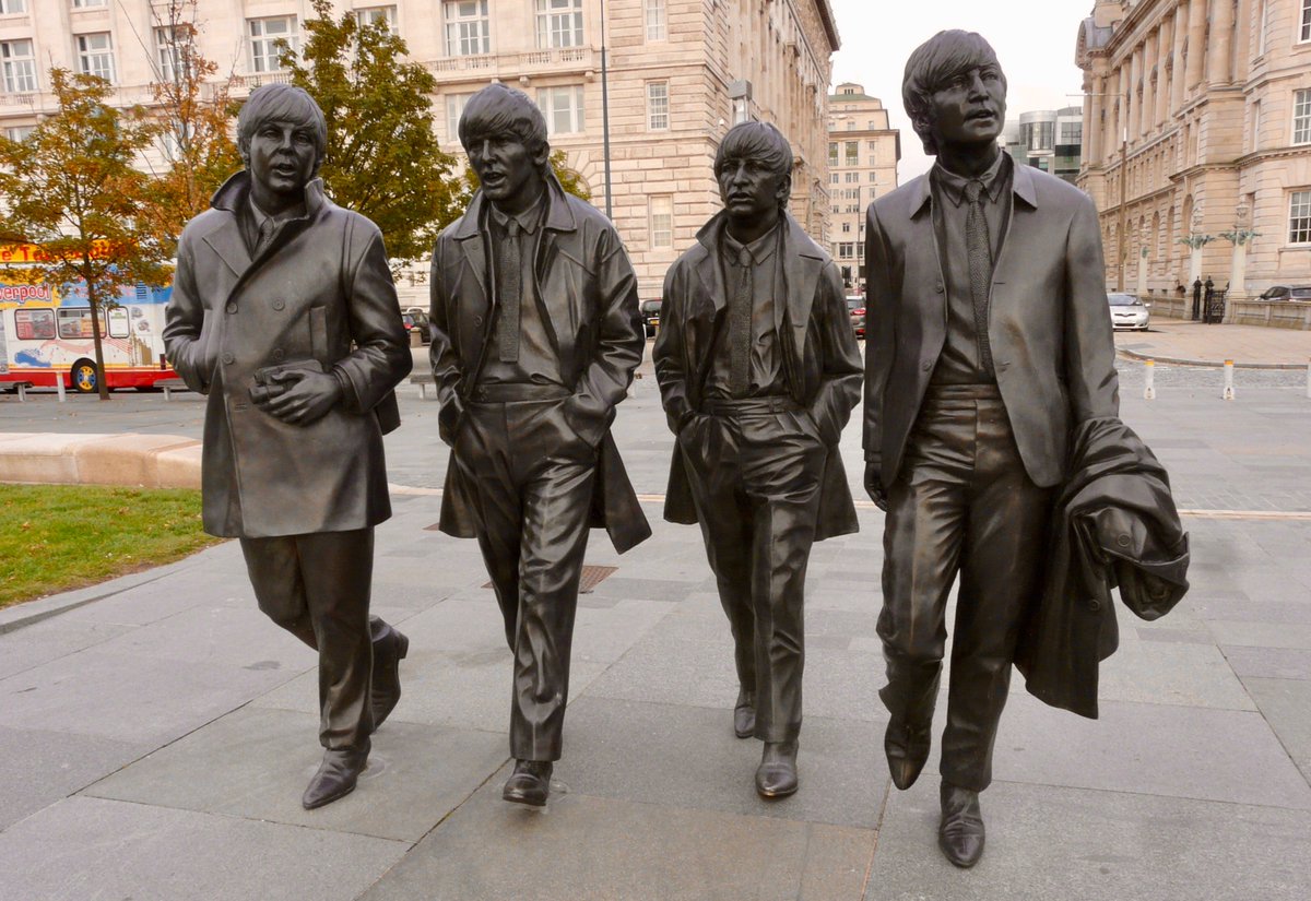 helloiamruben's tweet photo. Diría que estos días en Liverpool me voy a encontrar mucho con estos cuatro genios. 😁 #OMGB #ExploraGB Foto: Loz Pycock https://t.co/74qZ4pSaxk