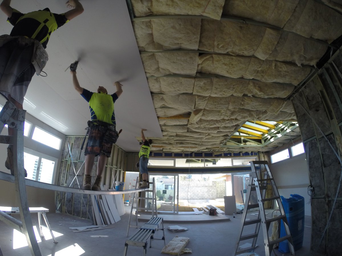 CSRGyprock's tweet image. Watch as @KyalAndKara use Gyprock Superchek for their latest renovation ow.ly/agfQ30fTvgv