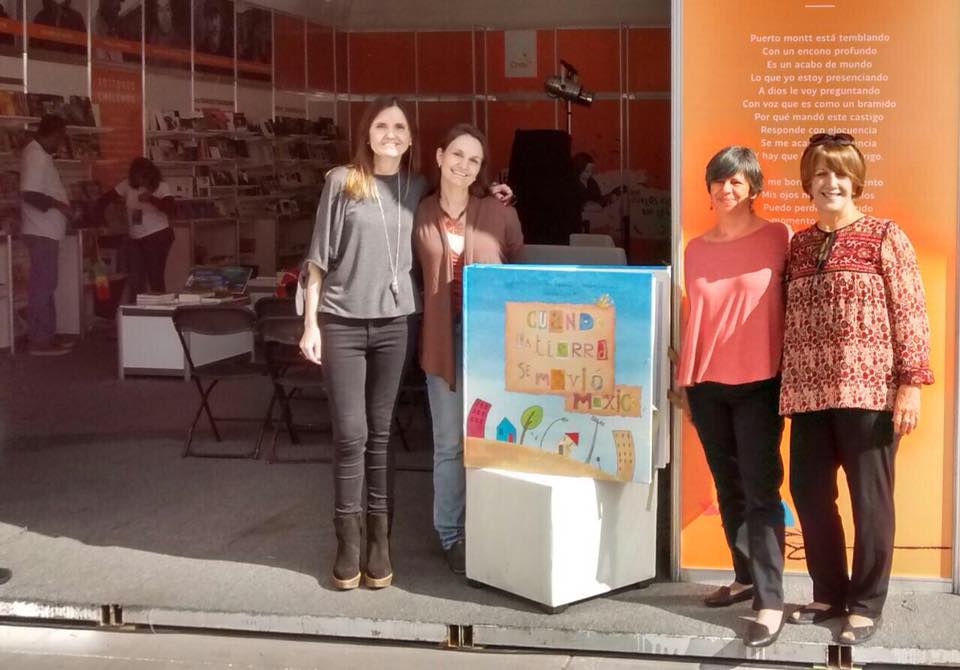 Caroilustracion's tweet image. #TerremotoEnMexico Con libro y en forma gratuita autoras Chilenas @terapiadejuego y @Caroilustracion apoyan a niños mexicanos @ucatolica