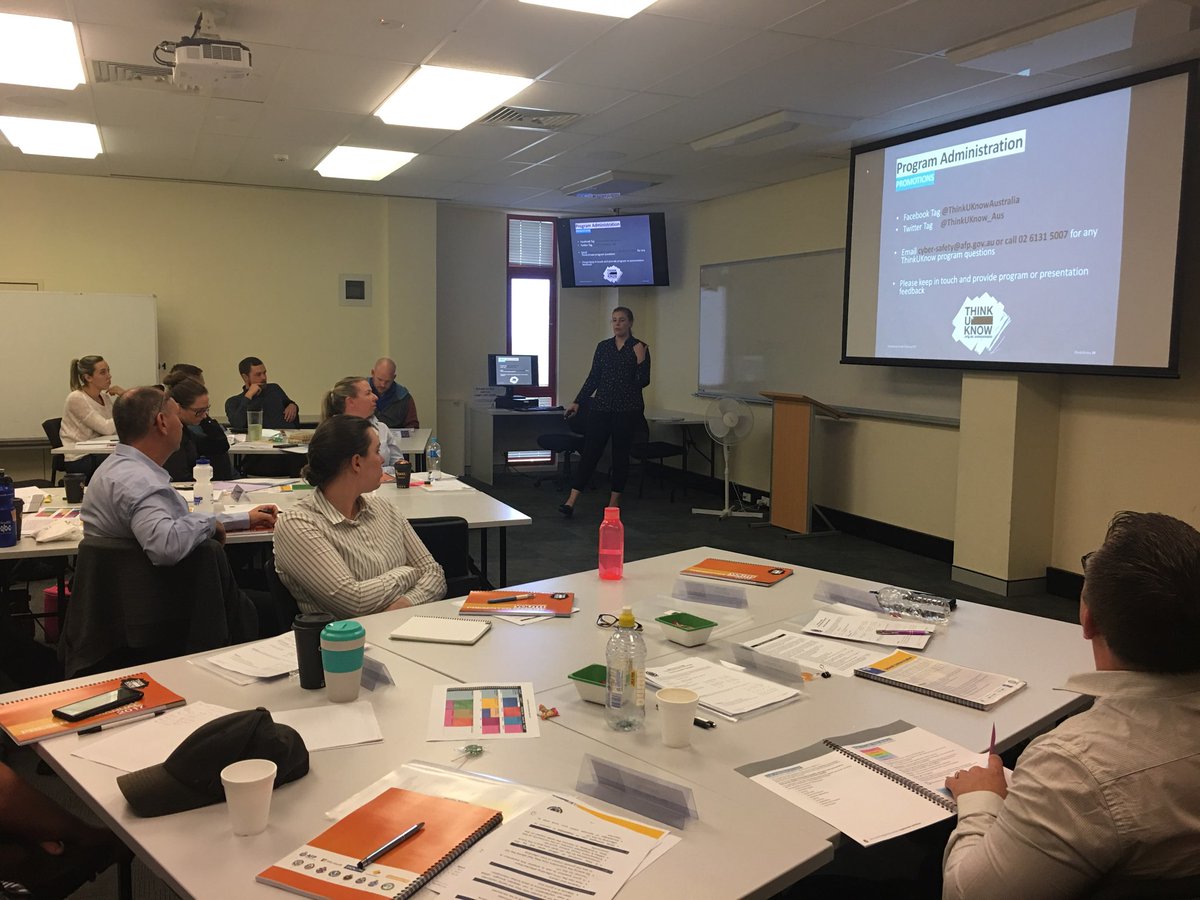 ThinkUKnow_Aus's tweet photo. Welcome to our newest ThinkUKnow presenters! @nswpolice #ThinkUKnow #cybersafety #presentations https://t.co/tzqZtsXKbd