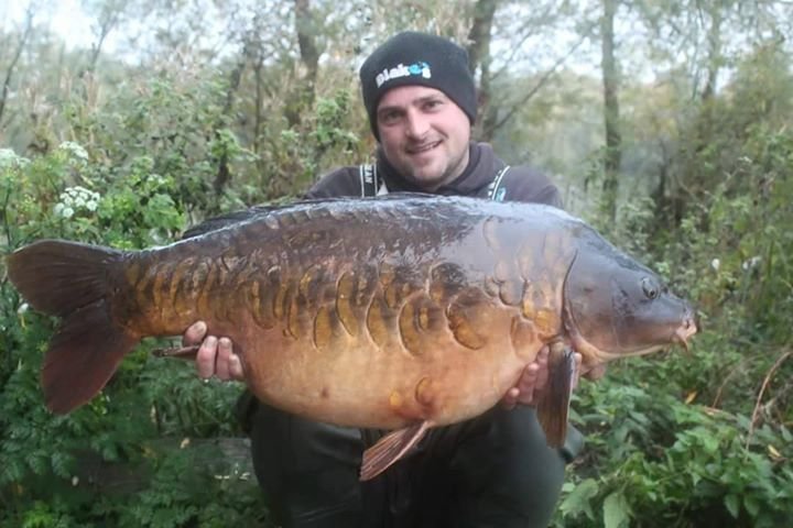 Blakes_Baits's tweet photo. Russell Webb with Morgan at 33.2 from @LakesOrchid #nutmix #maplecream #blakesbaits #carp #carptalk #carpfishing #fishing #onfire https://t.co/V9ntAjMThK