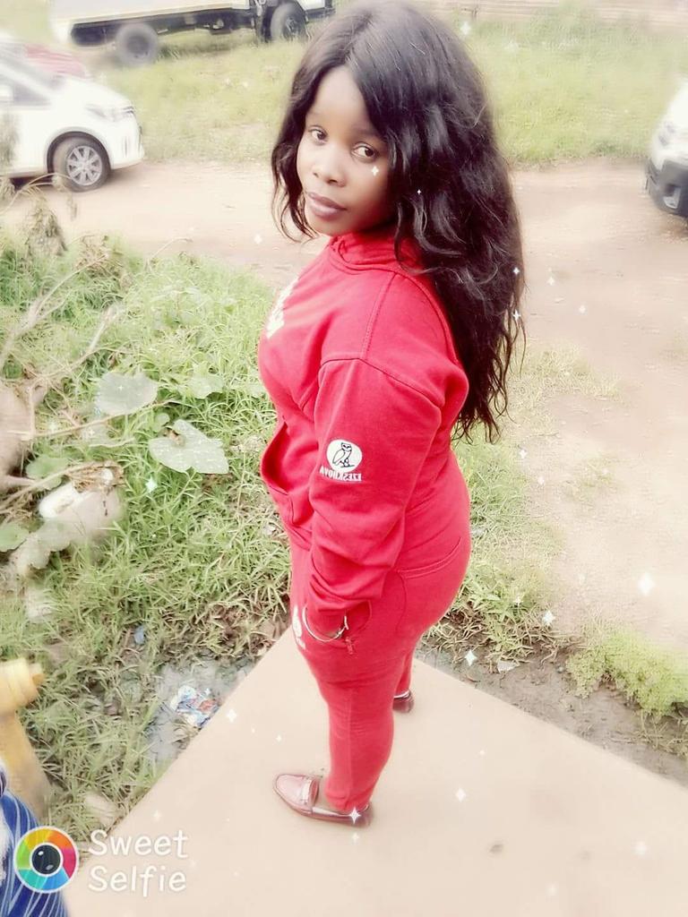 Mthandeni_SA's tweet photo. Lento ka #RED serious kakhulu @pudinglebo @mxolii @Sphetho_Khumalo @Cn3HH @ndhile_dlamini @nomfundojulianz https://t.co/J51cptgMSJ