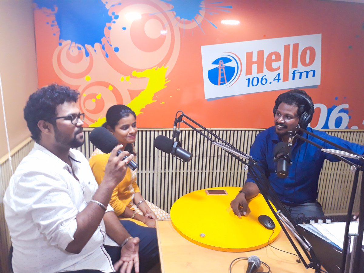 HelloFM1064's tweet photo. @HelloFM1064 #LaysaLaysa @ 12 Noon.
@dsathyaprakash &amp; his wife Bargavi with @RjKaykay 
Thala Deepavali wishes to the couple. https://t.co/SOilU0AOdH