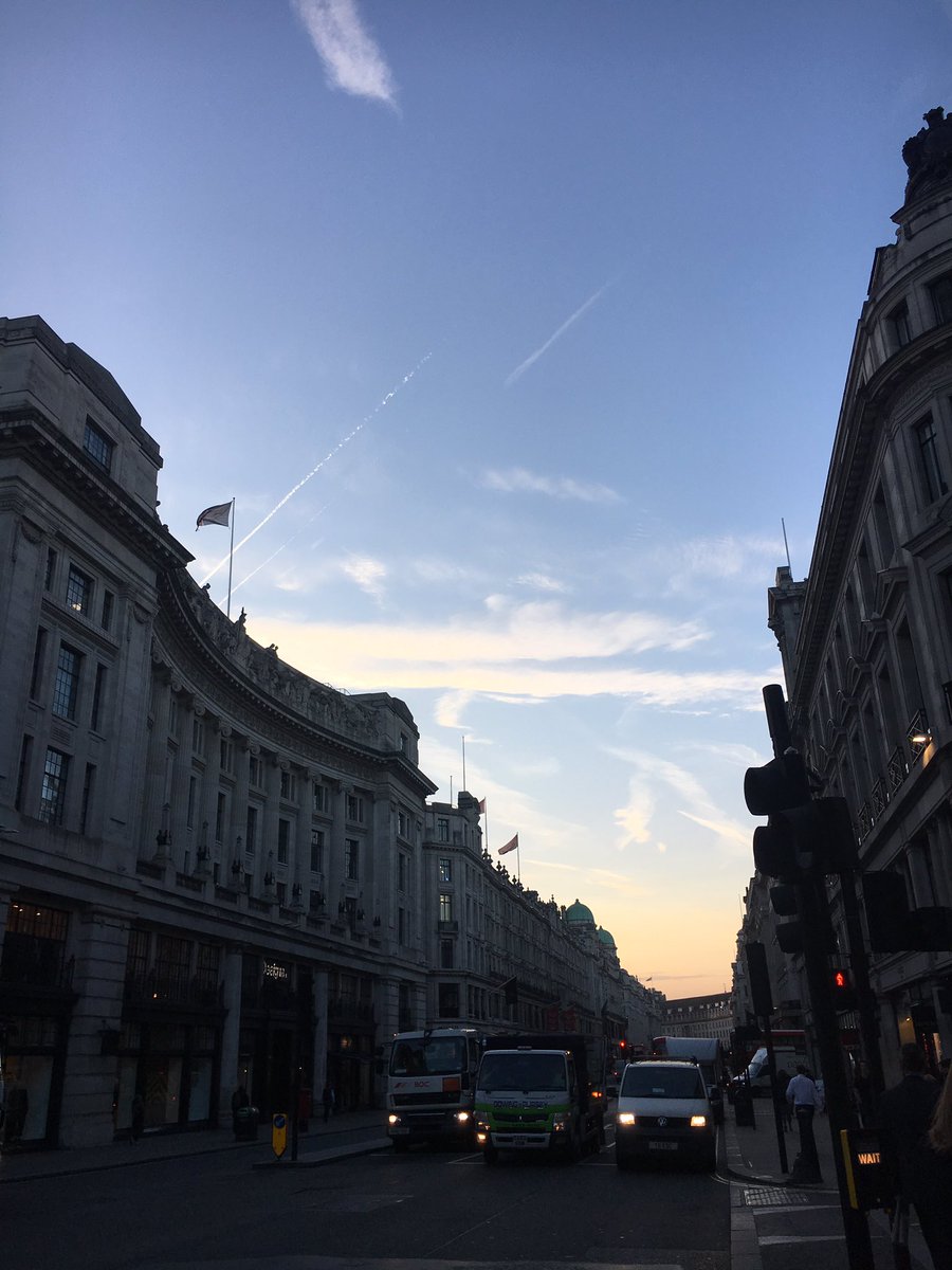 HannahGodfrey1's tweet photo. Up bright &amp; early this morning for a round table discussion on #tips on expanding into the #US with @DanielCGlazer @kpmguk @GotoGrow_London https://t.co/Ffbmu3Y6uk