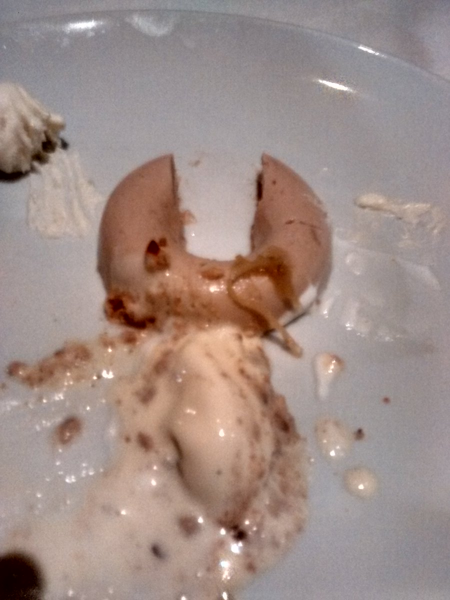 VIBTechWatch's tweet photo. Antibody shaped dessert at the #NGAPA17 conference dinner last night! https://t.co/a2stzTeUDu