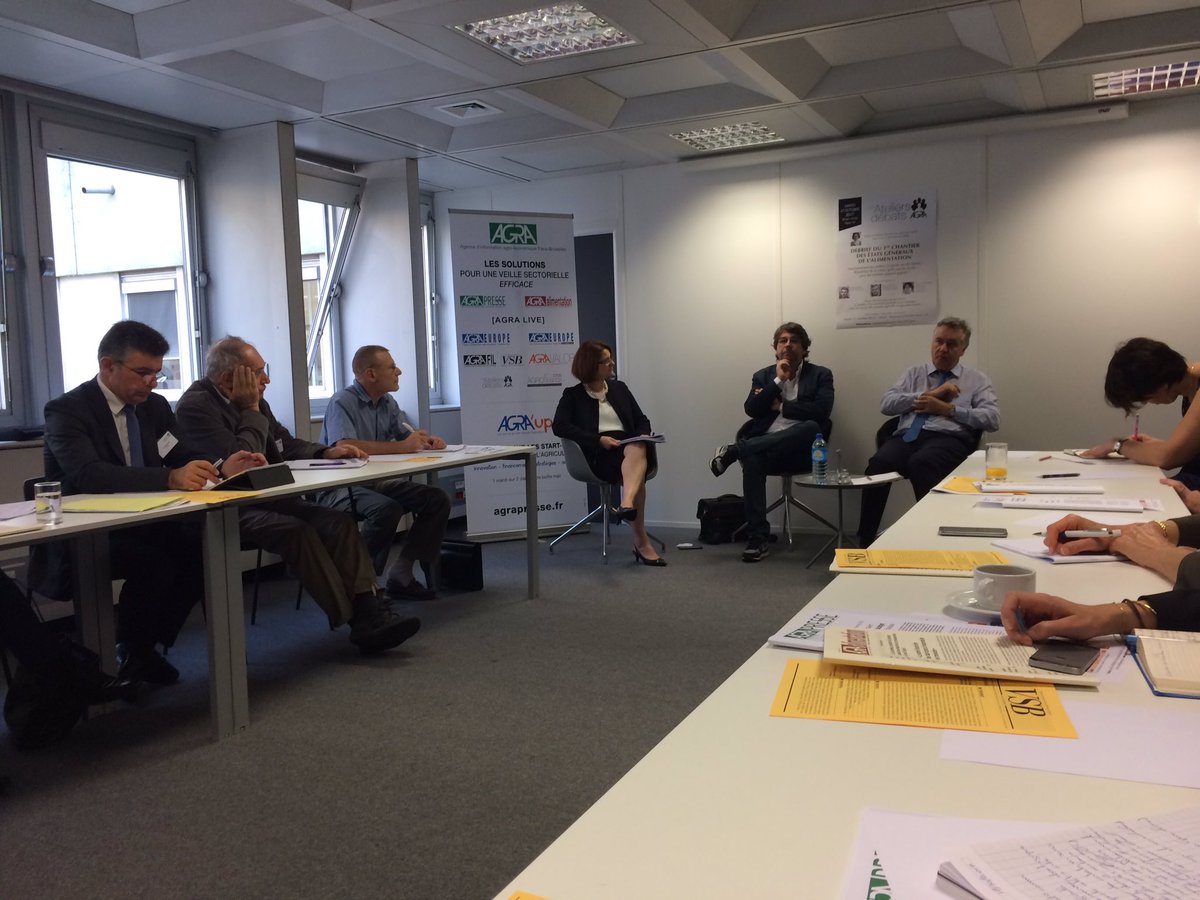 AgenceRDN's tweet photo. Debrief des #EGA avec #FrancisAmand : le travail continue ! @agrapresse #agriculture https://t.co/y6T5yDuN1m