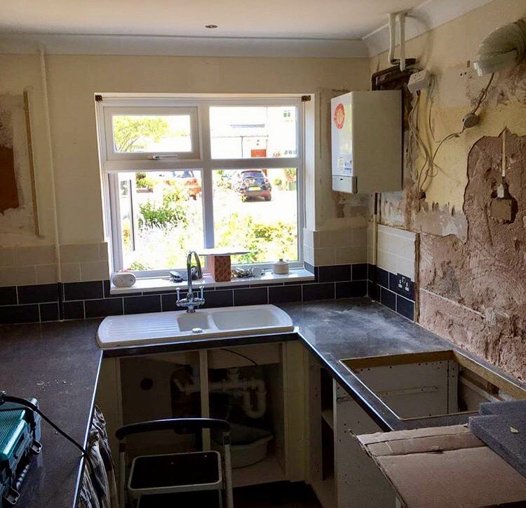 masterworx's tweet photo. Recent complete Kitchen Refurbishment #bespoke #kitchens #carpentry #joinery https://t.co/bM0uiPfwUk