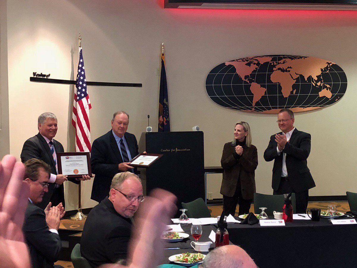 RobotAviation's tweet photo. Our strategic advisor to the board - Bill Paulin was awarded by the US Department of Commerce with President's "Export Achievement”Award. https://t.co/yHPUn5ebNn