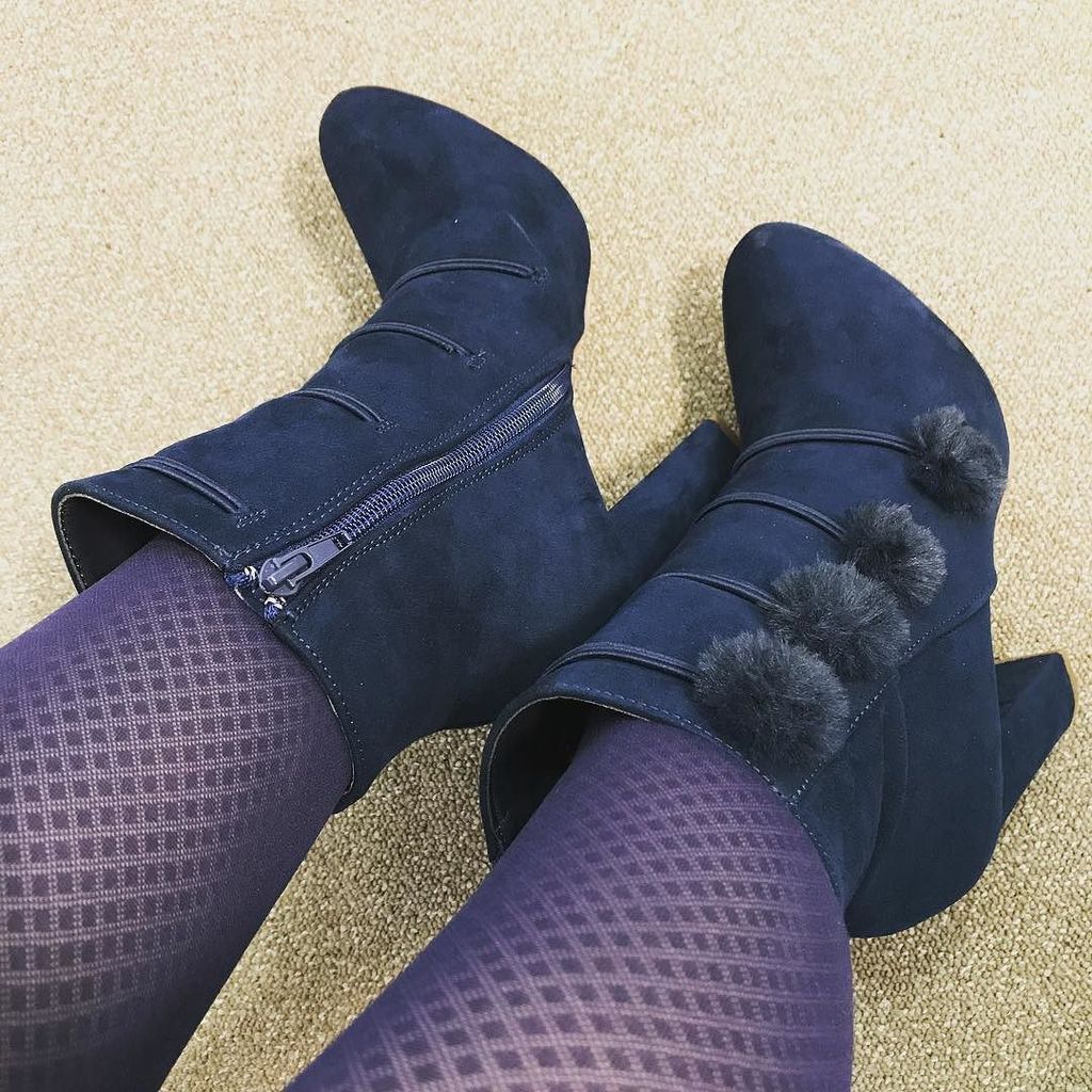 shoesaholic_tat's tweet image. #tuesdayshoesday : bottines bleu marine @justfab_france avec des pompons 😍👢
#shoesoftheday #justfablovers #justfab… ift.tt/2ytdStt