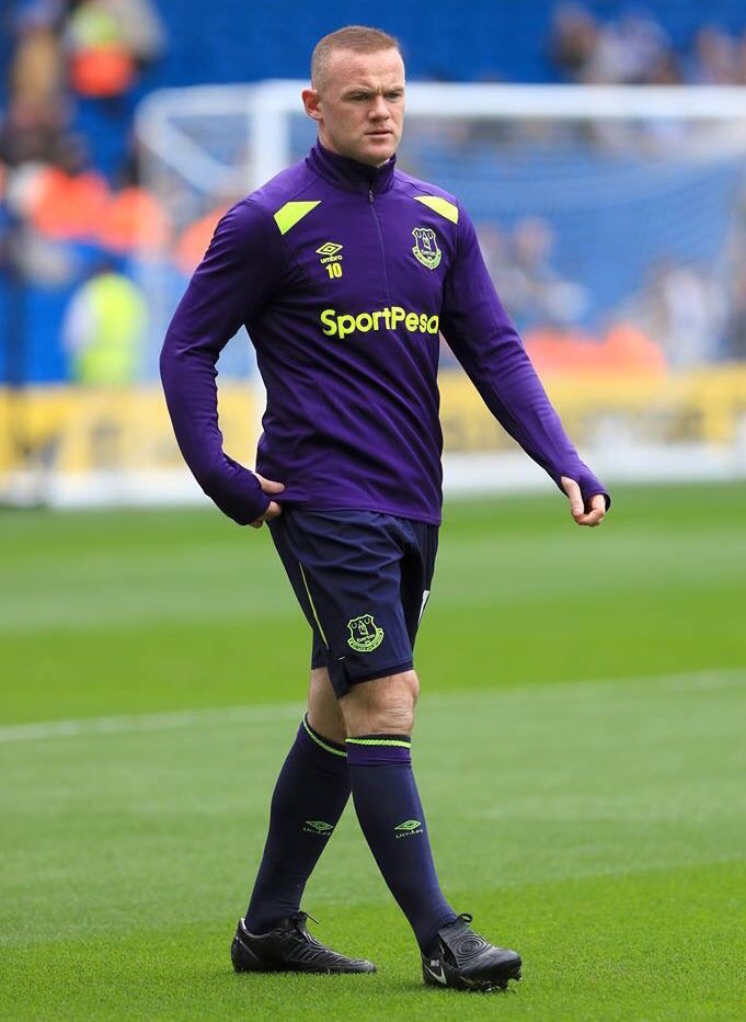 FootballFunnys's tweet photo. CLASS: Wayne Rooney rocking a pair of 2008 Nike Total 90 Laser II today. 😍⚫️🔥 https://t.co/e4stA1OqPj