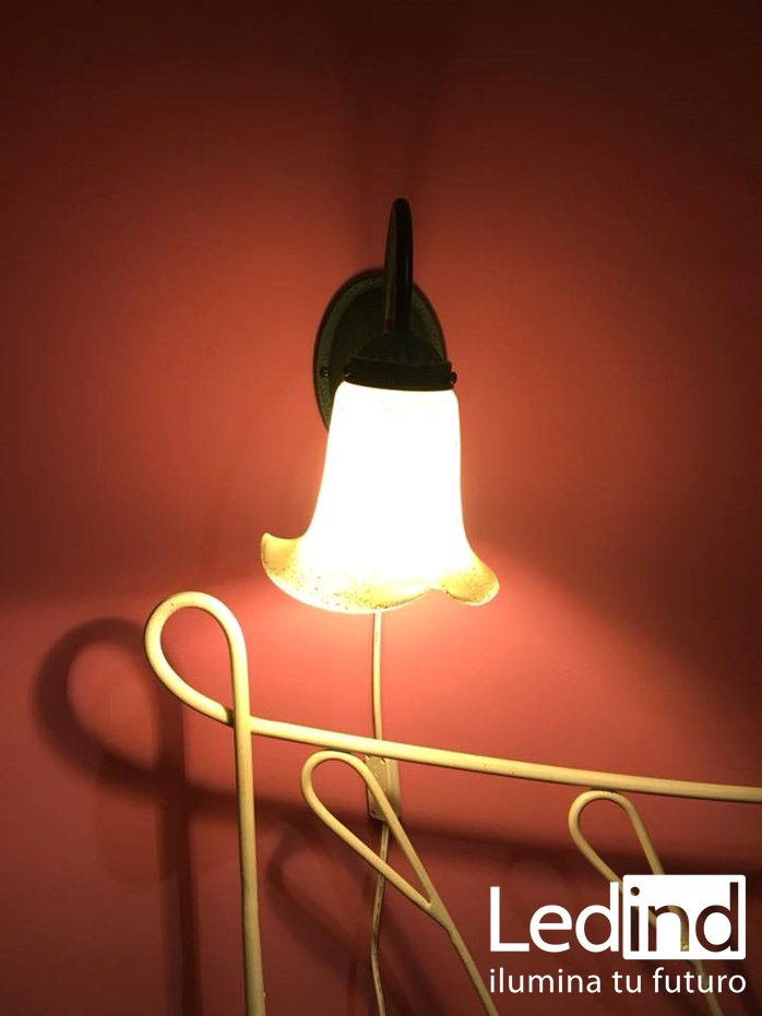 Ledindeu's tweet photo. Simplemente fácil, pasar de 40w a 3,5w. +90% ahorro. Luz cálida 2200k color fuego.
Simplemente #Ledind. #ahorro #led #interiorismo https://t.co/JuEQRSlV34
