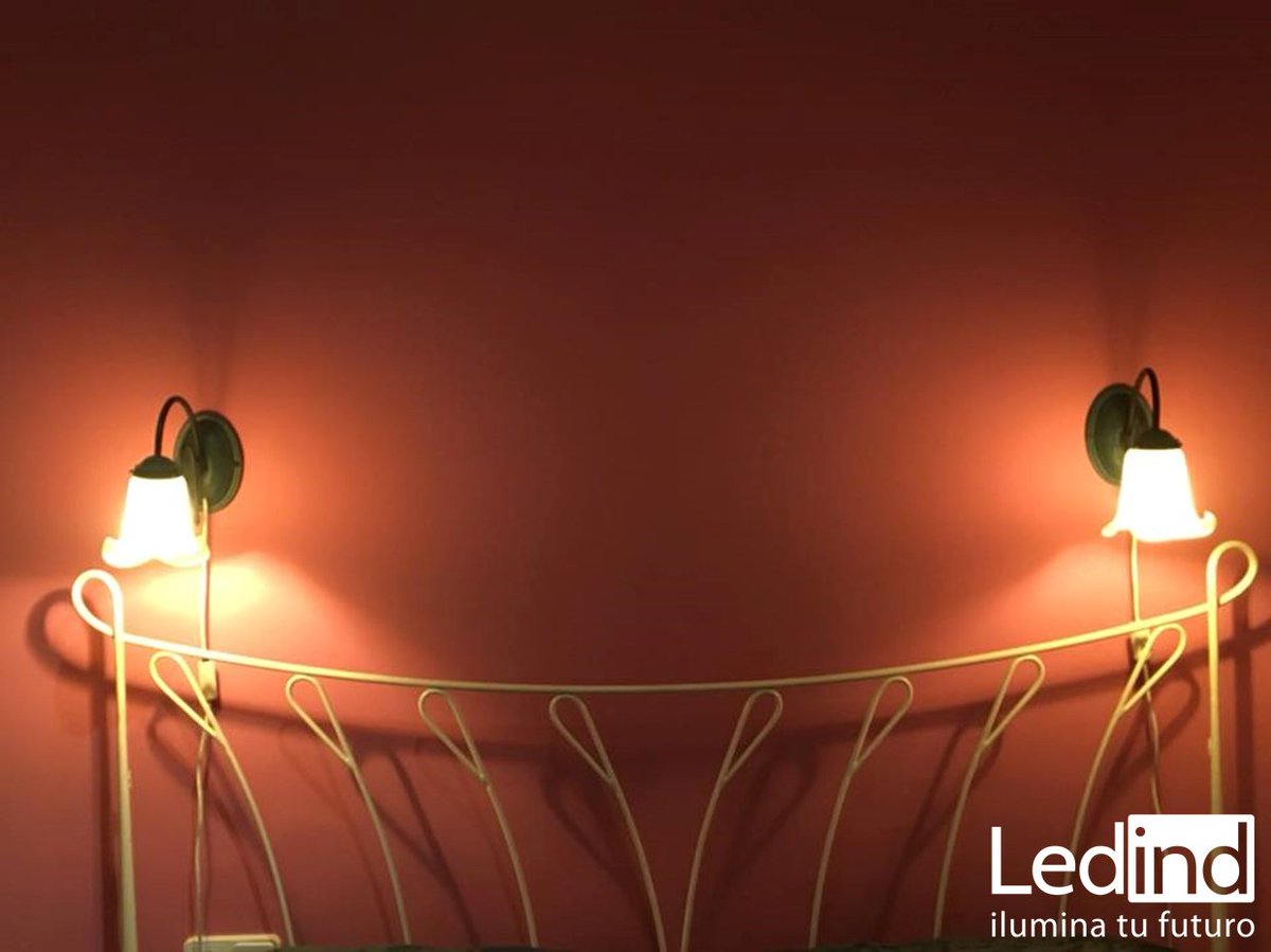 Ledindeu's tweet photo. Simplemente fácil, pasar de 40w a 3,5w. +90% ahorro. Luz cálida 2200k color fuego.
Simplemente #Ledind. #ahorro #led #interiorismo https://t.co/JuEQRSlV34
