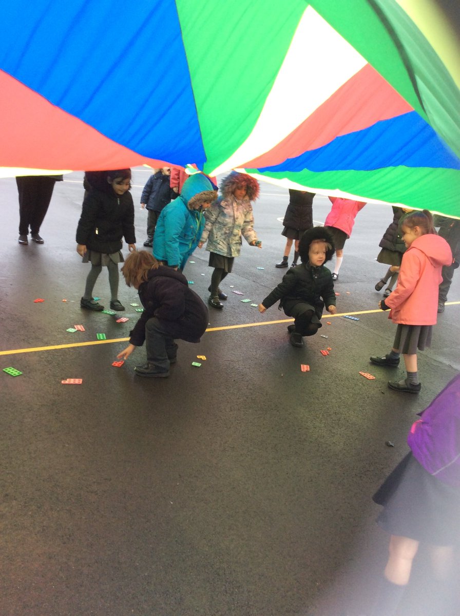 dove_shell_fed's tweet photo. Reception enjoyed using the parachute on Friday whilst hunting for the numicon numbers. #DSF #DSFStJRec #numicon #parachutefun https://t.co/yNwoJTdpOB