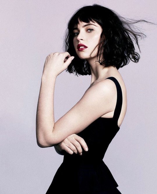 Happy birthday to this beautiful legend, felicity jones 