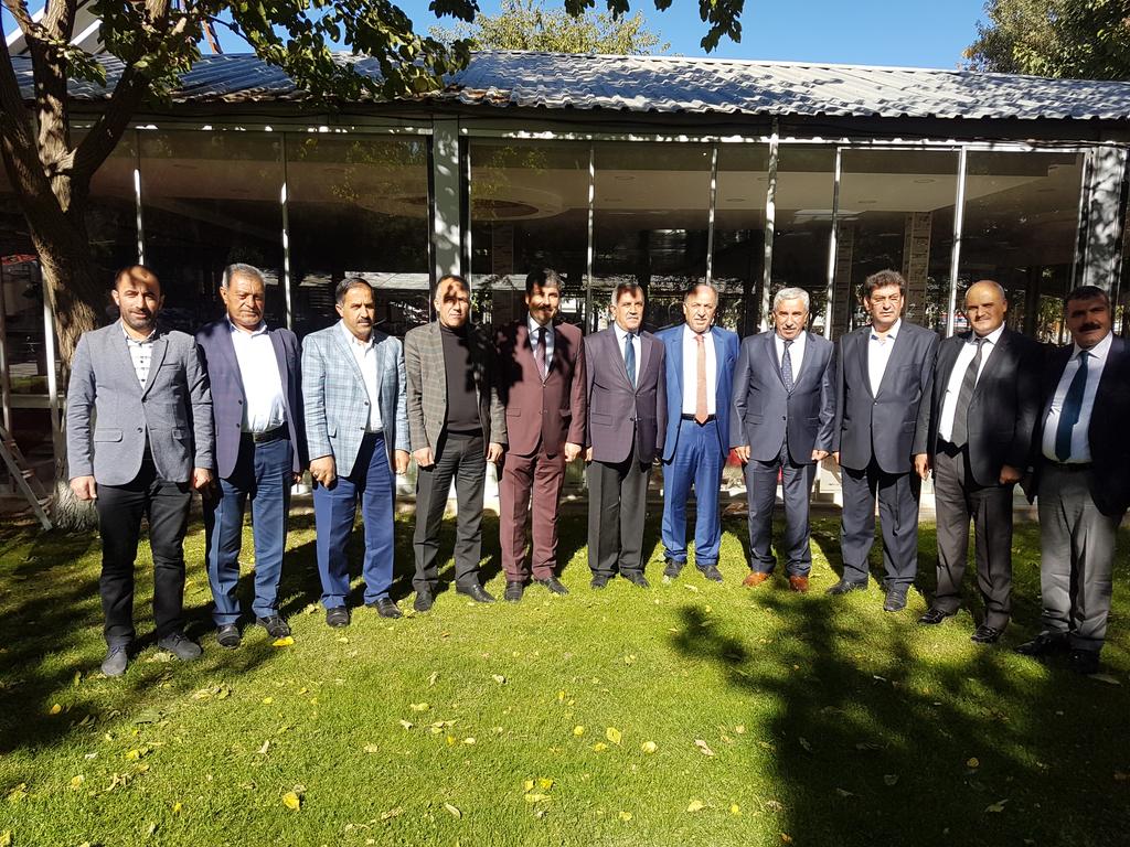 Feyat_ASYA's tweet photo. Il Başkanımız @RahmetullahYAK1 beyin başkanlığında Ilçe ve belde belediye başkanlarımız ile istisare toplantısı gerçekleştirdik. https://t.co/Jknz9Zy2Lu