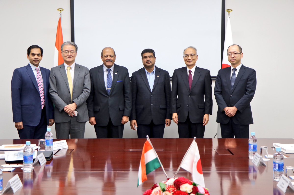 SujanChinoy's tweet image. Minister @dpradhanbjp told Chairman #ToyoEngineering take advtg of opps in India #LNG pipeline/petrochemicals/fertilisers-even #SkillIndia!