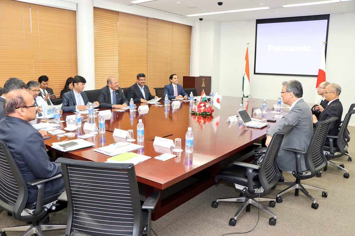 SujanChinoy's tweet image. Minister @dpradhanbjp told Chairman #ToyoEngineering take advtg of opps in India #LNG pipeline/petrochemicals/fertilisers-even #SkillIndia!