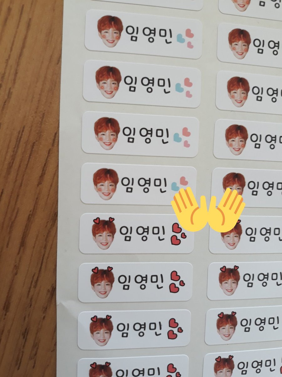 _cherry_orange's tweet photo. 팬미팅때 포토네임스티커 초초초초초초초초미니수량인데 한 5개씩?! 나눠드려요❗과자랑 이것저것 같이 챙겨드려요,,ㅎ 당일날 착장올리니 편하게 말걸어주세요! 팔로인증만 받고 바로 드려요❤❤ https://t.co/hdEdORLJRV